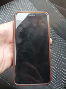 Продам айфон 8 б/у.100 евро (2 фото из 2)