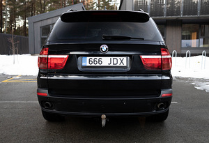 BMW X5 Sportpakett Shadowline Individual 3.0 210kW (5 foto / 15)