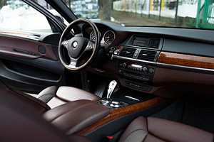 BMW X5 Sportpakett Shadowline Individual 3.0 210kW (9 foto / 15)