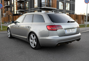 Audi A6 Quattro S-Line 3.0 165kW Diisel ATM 2005 (4 foto / 15)