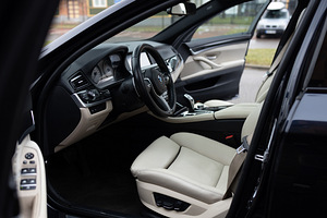 BMW 530 M-pakett Shadowline 3.0 180kW 2010a (8 foto / 15)