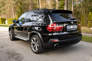 BMW X5 Sportpakett Shadowline 3.0 173kW 2007a (4 foto / 15)