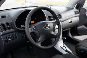 Toyota Avensis Elegance Facelift 2.4 120kW ATM Bensiin (7 foto / 15)