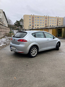 Seat Leon (3 фото из 5)