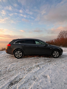 Opel Insignia (3 фото из 11)