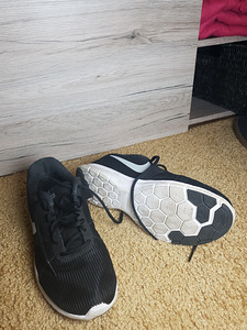 Jalanõud poistele (Nike) (2 foto / 3)