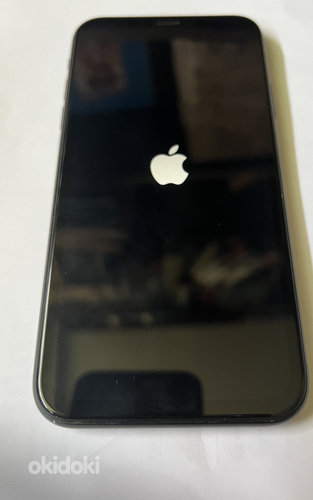 iPhone XR 64 ГБ черный (фото #2)