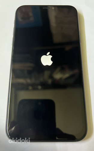 iPhone XR 64 ГБ черный (фото #4)