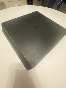 Playstation 4 slim 500gb (2 foto / 4)