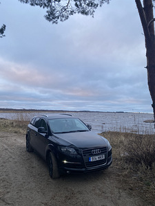 M:V Audi Q7 (3 фото из 9)