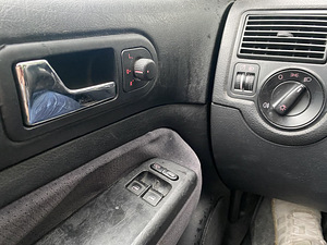Volkswagen Golf 1.4 55kW (12 foto / 12)