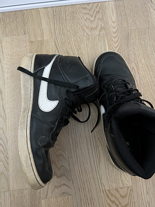 Nike soojad jalatsid (meeste 44) (1 foto / 3)