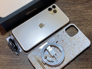 iPhone 11 про макс 64 ГБ (5 фото из 6)