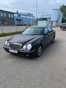 1999 Mercedes E220 CDI (3 foto / 12)