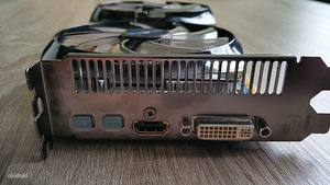 Gigabyte Radeon HD 7850 2GB GDDR5 (3 foto / 4)