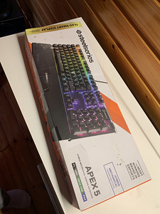 Mänguriklaviatuur SteelSeries Apex 5 (4 foto / 4)