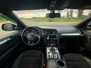 Audi Q7 2015 (7 фото из 12)