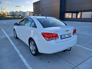 Chevrolet cruze (7 foto / 13)