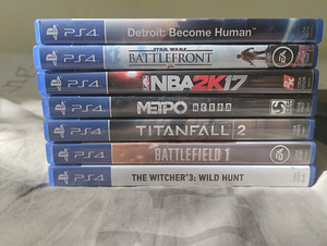 Playstation 4 500gb 2 pulti laadija ja mangud (2 foto / 2)