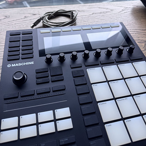Native Instruments Maschine MK3 (2 foto / 2)