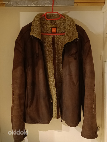 Кожаная куртка размер L (фото #1)