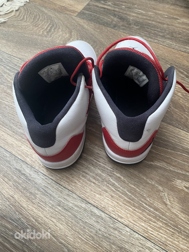 Кроссовки Air Jordan.