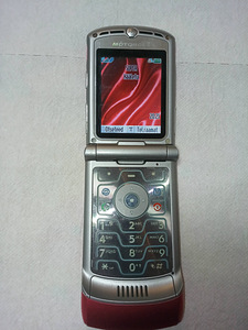 Motorola v3 razr rose (3 foto / 3)