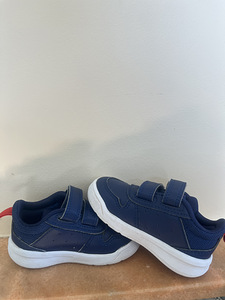 Adidase tossud (2 foto / 4)