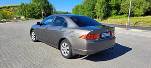 Honda Accord 2.0 114kW (4 foto / 11)