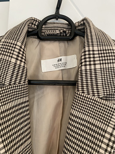 Пиджак H&M для девочки, размер 152 (3 фото из 3)