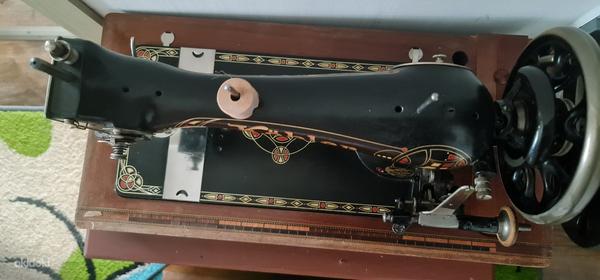 Старинная швейная машинка Köhler (фото #8)
