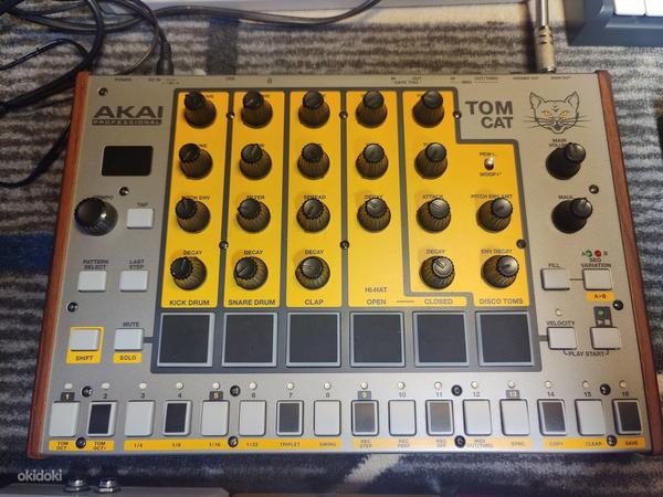 Akai Tom Cat Analog Drum Machine (фото #1)