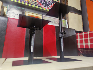 Подставки для колонок (2 фото из 3)