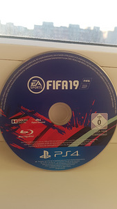 FIFA 19 (3 foto / 3)