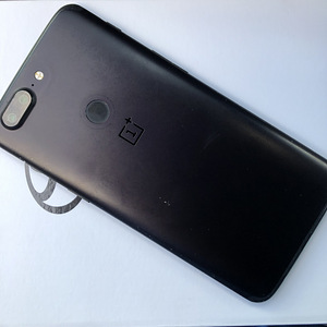 One plus 5T 8/128gb (2 фото из 5)
