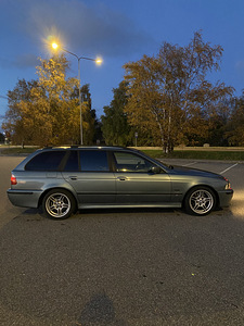BMW 530D M-PAKETT (4 foto / 9)