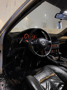 BMW E39 520D мануал (9 фото из 10)