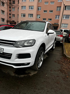 Volkswagen Tuareg 2012 (7 foto / 15)