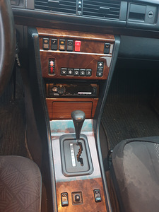 Мерседес-Бенц 250д турбо (300д) (6 фото из 7)