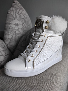 Кроссовки Guess (2 фото из 2)