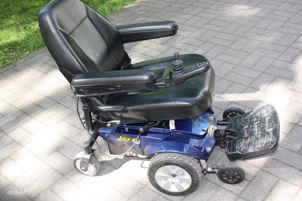 Электрическая инвалидная коляска (фото #1)