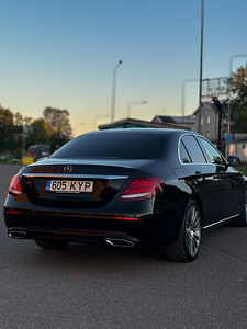 Mercedes-Benz E 220d (3 foto / 15)