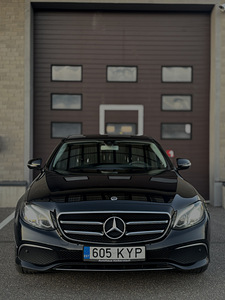 Mercedes-Benz E 220d (6 foto / 15)