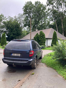 Chrysler Voyager 2.5D (2 фото из 5)