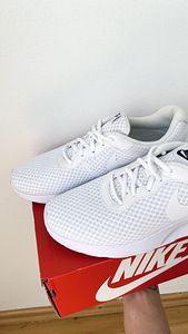 Nike valged tossud