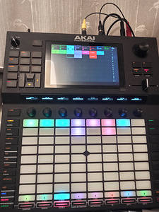 Akai Force сэмплер синтезатор (1 фото из 1)