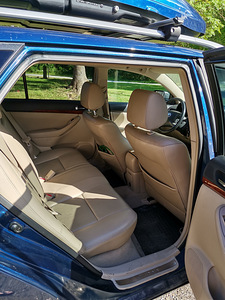 Toyota Avensis (12 foto / 14)