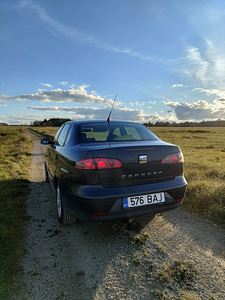 SEAT Cordoba (4 foto / 7)