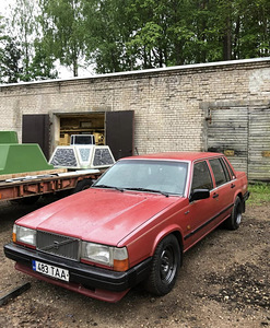 Volvo 740 (1 фото из 6)