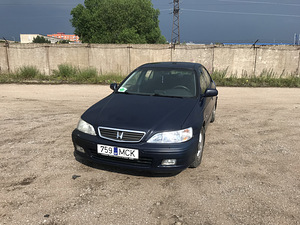 Honda Accord 1999 (1 foto / 11)